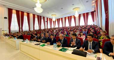 Председатель «Амонатбанка» Сирожиддин Икроми провел плодотворную встречу с будущими банкирами